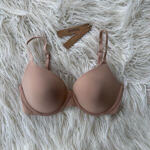 Skims Fits Everybody T-Shirt Bra Clay Size 32D
